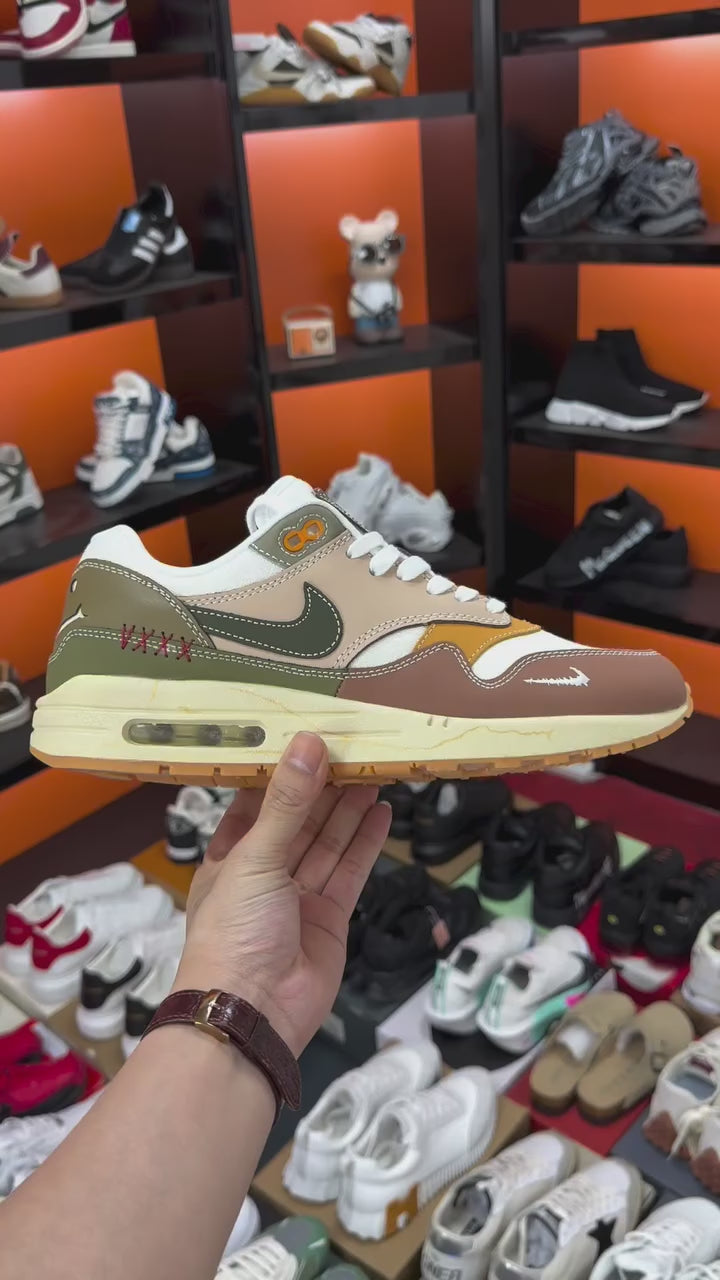Nike Air Max 1 Premium