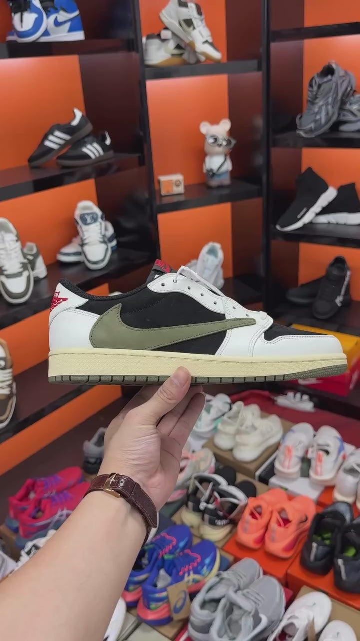 Travis Scott x Air Jordan 1