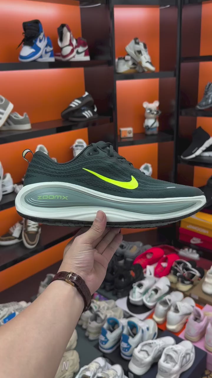 Nike Vomero 18