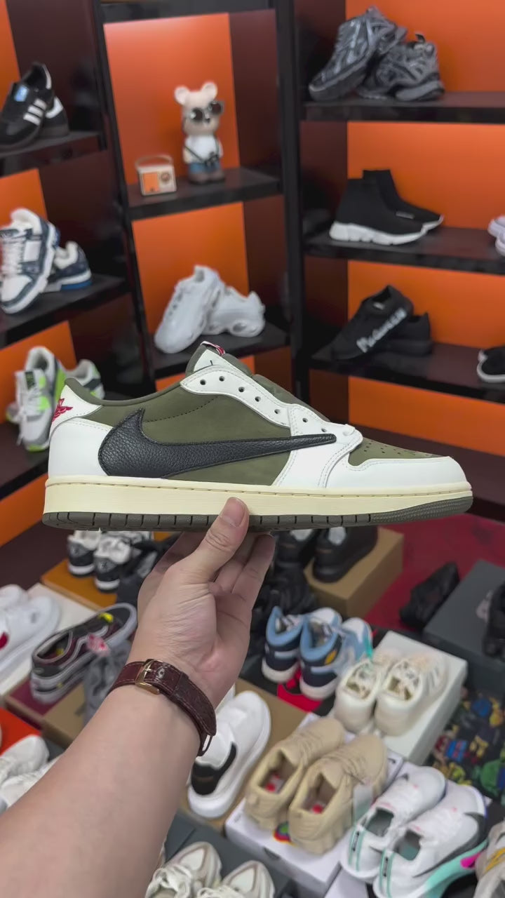 Travis Scott x Air Jordan 1