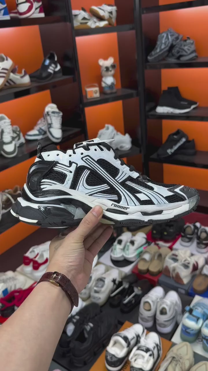 Balenciaga Runner