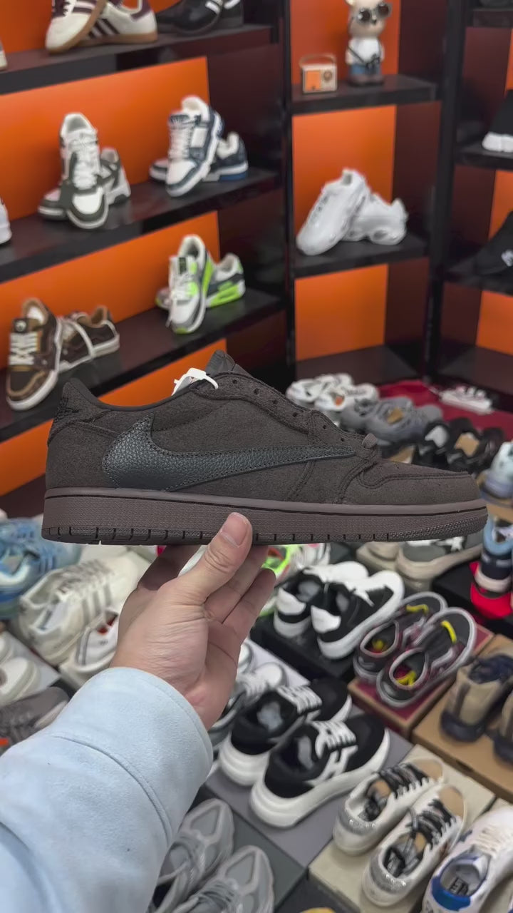 Travis Scott x Air Jordan 1