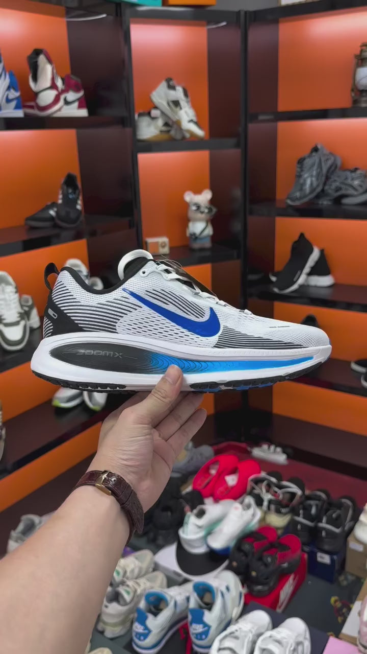 Nike Vomero 18
