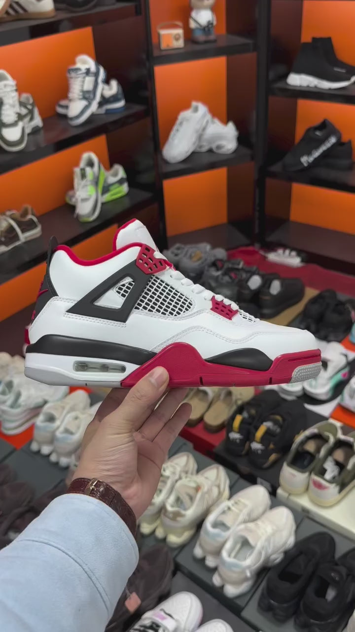 Nike Air Jordan 4 Retro