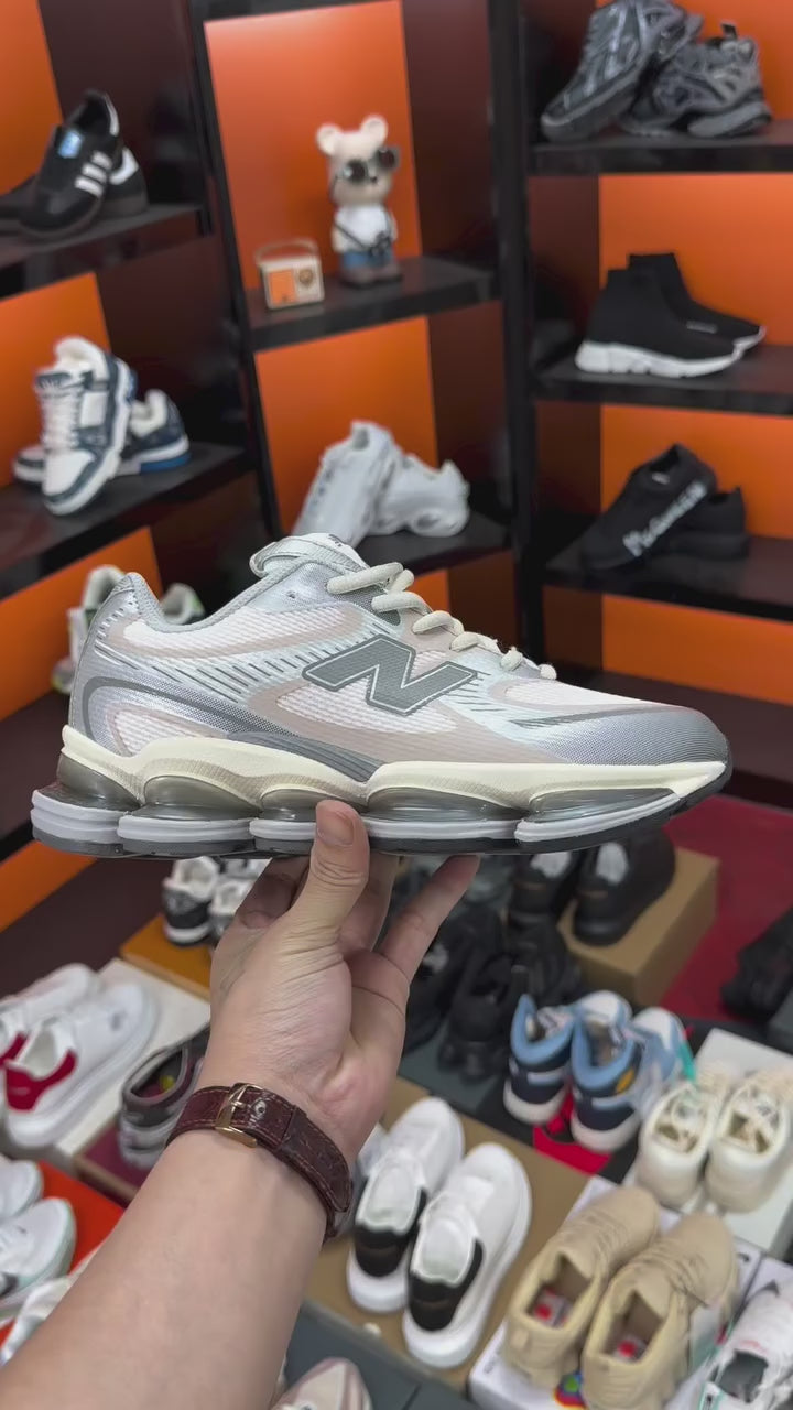 New Balance 2000