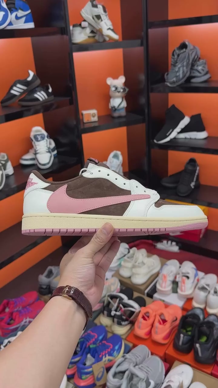Travis Scott x Air Jordan 1