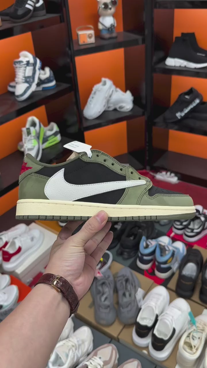 Travis Scott x Air Jordan 1